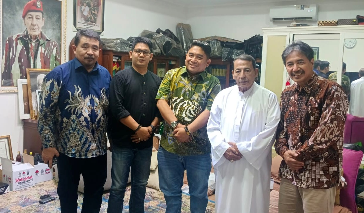 Pengurus DPP GEMPITA bersama Habib Luthfi bin Yahya di Pekalongan, April 2024